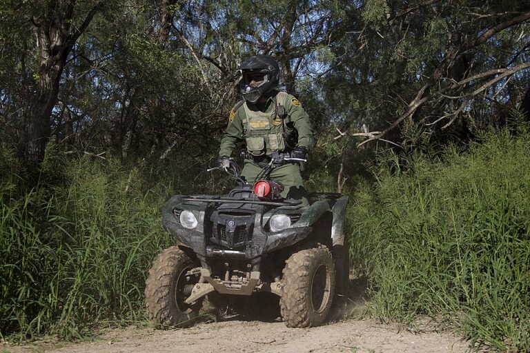 Six CHINESE NATIONALS WEARING CAMOUFLAGE Caught At Texas Border