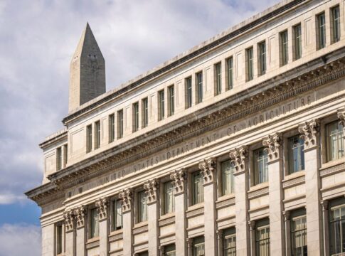 Justice Department plans to send about 1,000 monitors to the polls this fall — National coverage by US Daily Tribune. Phot...