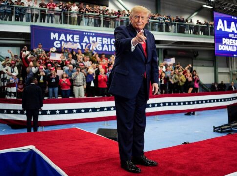 Featured image related to Trump signs pardons for Alaska diesel mechanics onstage during rally touting major energy deal