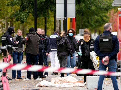 Featured image related to Gunman in Paris suburb kills 1, wounds several in possible terrorist act, wanted 